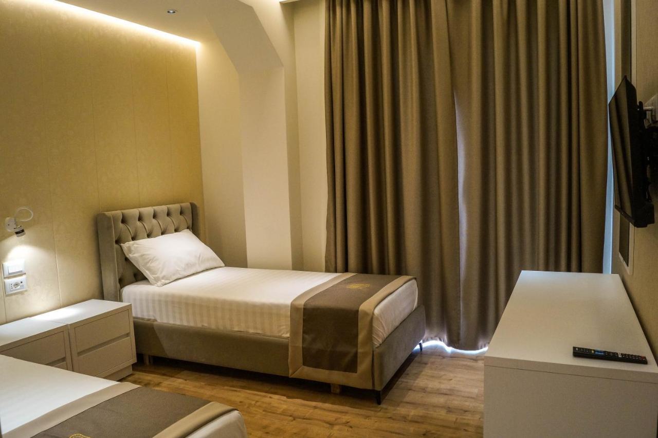 Red Hill Hotel Tirana Exterior foto