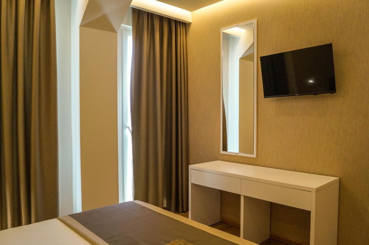 Red Hill Hotel Tirana Exterior foto